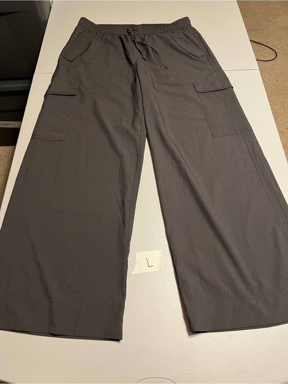 Old Navy Women's Wide-Leg Cargo Joggers in Charcoal